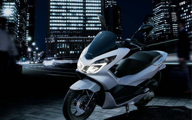 ホンダ PCX（外観はPCX、PCX150共通。ロゴなどの若干の違いはあり）