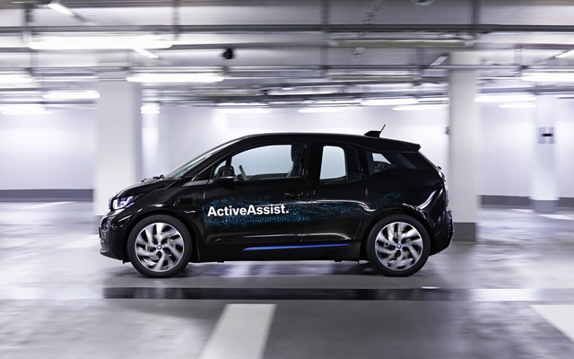 BMW i3ベースの自動運転プロトタイプ車