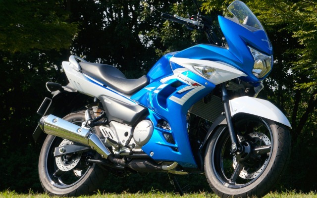 スズキ GSR250F