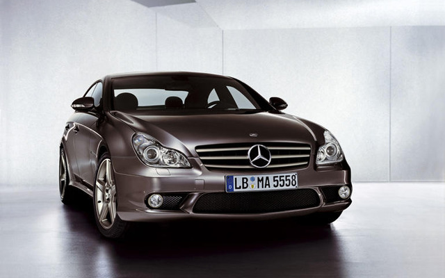 IWC インヂュニア とコラボ、メルセデスベンツ CLS AMG