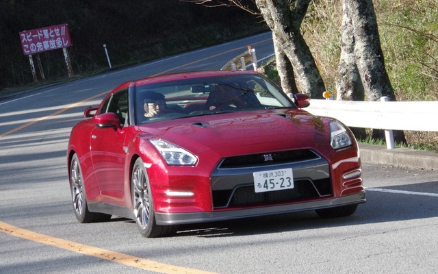 日産 GT-R 2015年モデル