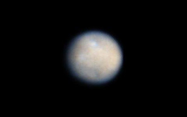 ハッブル宇宙望遠鏡が2003年12月から翌年1月にかけて撮影したケレスの画像　Image Credit: NASA/ESA/J. Parker (SWRI), P. Thomas (Cornell U.), L. McFadden (U-Md., College Park), and M. Mutchler and Z. Levay (STScI)