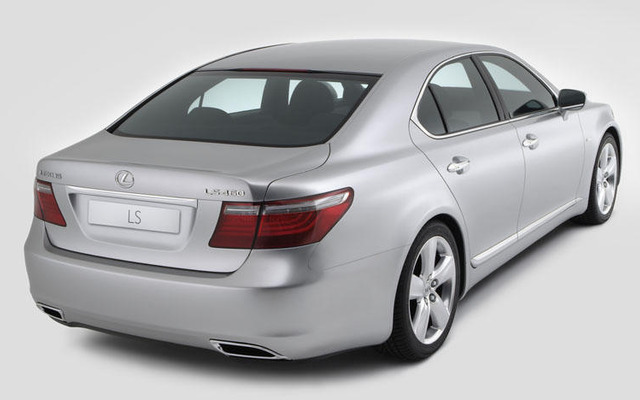 【ジュネーブモーターショー06】レクサス LS 新型、後突プリクラ採用