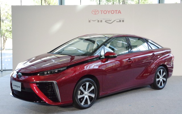 トヨタの燃料電池車 MIRAI（ミライ）