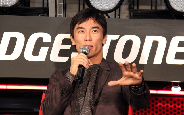 東京オートサロン2015 ブリヂストンブース佐藤琢磨トークショーの様子