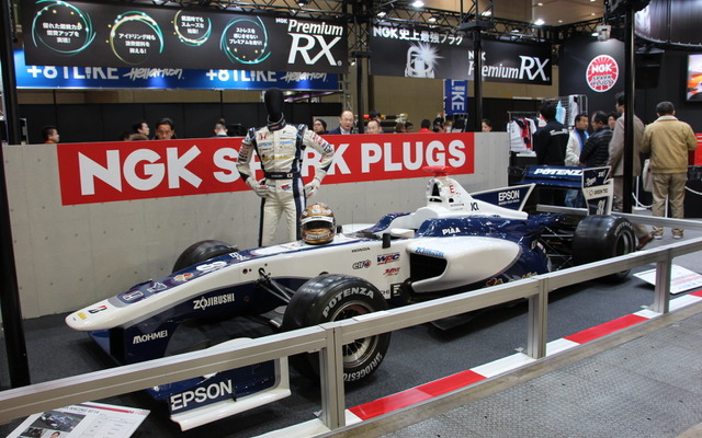 NGKブース（東京オートサロン15）