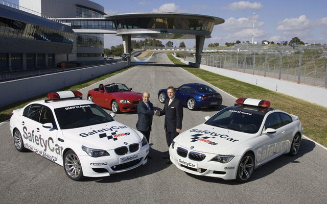 BMW、モトGPの最速ライダーに Z4 を贈呈