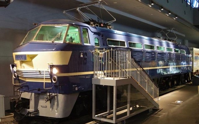 鉄道博物館で展示保存されているEF66形電気機関車の11号機。3月23日まで運転室を公開する。