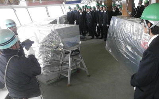 日本郵船が商船系の学生を招いて新来島どっく大西工場で建造船の見学会を実施