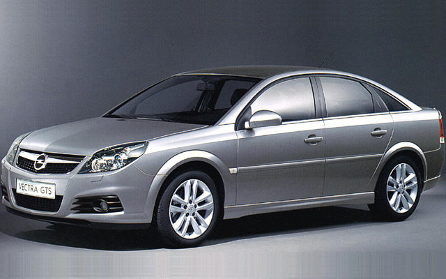 2006年モデルの オペル ベクトラ GTS を発表