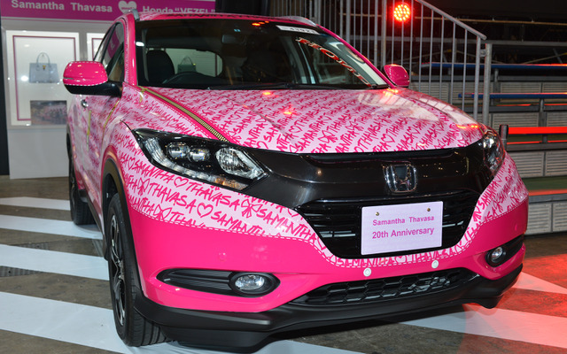 ホンダ Samantha Thavasa meets Honda “VEZEL”（東京オートサロン15）
