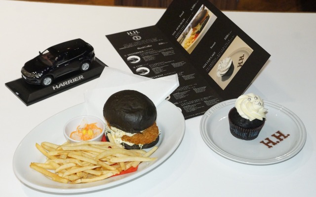 5つのブレンドのほか、軽食とスイーツも用意