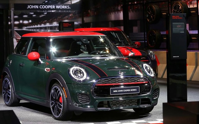 新型 MINI ハッチバック の ジョンクーパーワークス（デトロイトモーターショー15）