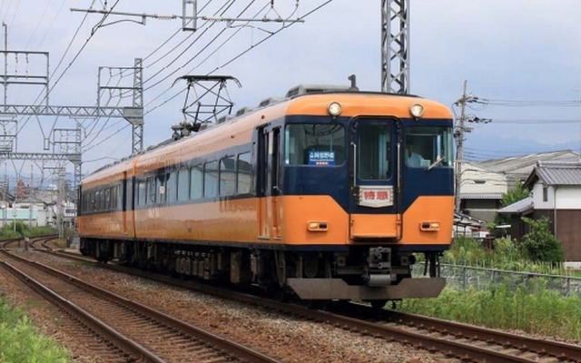 ツアーに使用される16000系は禁煙車と喫煙車の2両編成となる。