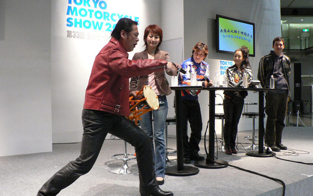 【東京モーターサイクルショー06】ハーレーでネギを買いにいく