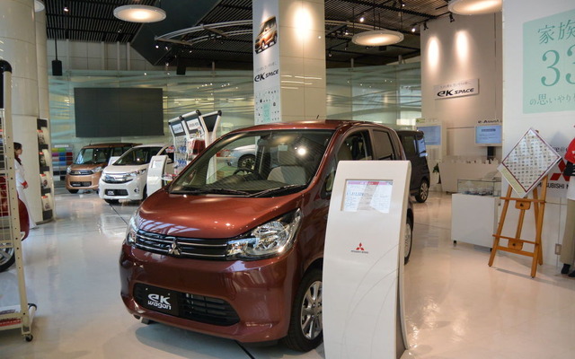 三菱自動車 本社ショールーム