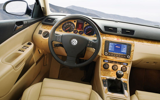 【VW パサート 新型日本発表】木目パネルの質感