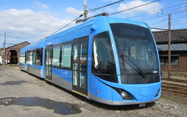 福井鉄道、超低床電車「FUKURAM」増備…車体はブルー 福井鉄道、超低床電車「FUKURAM」増備…車体はブルー