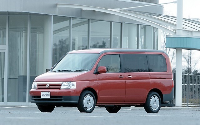 【新型ホンダ『ステップワゴン』出た!】継承された“リア縦回し”モチーフ