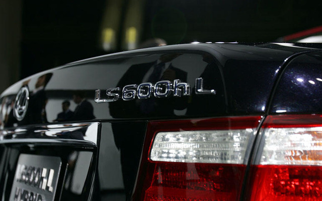 【ニューヨークモーターショー06】レクサス LS600hL 販売計画