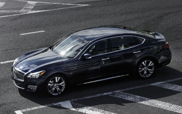 インフィニティ Q70L