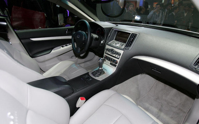 【ニューヨークモーターショー06】G35クーペ のデザインについて聞く
