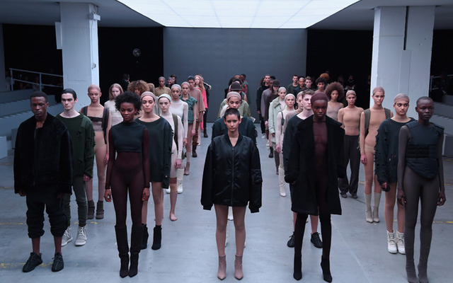 ニューヨークで発表されたアディダスオリジナルスとカニエ・ウェストのコラボコレクション「YEEZY SEASON 1」