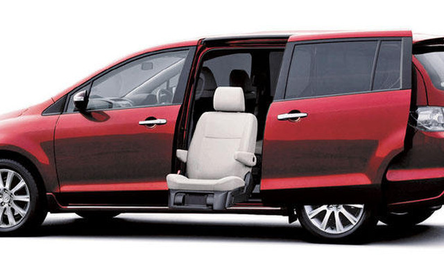 【バリアフリー06】マツダ、MPV の助手席／セカンドリフトアップ仕様を出品