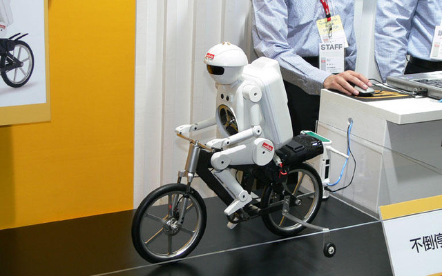 人気の的になったムラタセイサク君…テクノフロンティア06