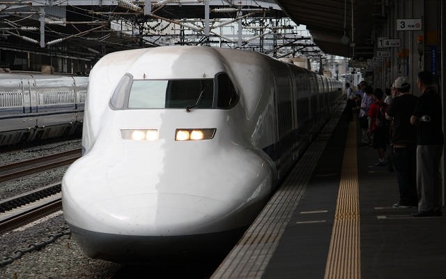 東海道新幹線の『こだま』グリーン車が格安料金で利用できる「こだま☆楽旅IC早特」は4月1日乗車分から通年発売に変更される。写真は『こだま』『ひかり』を中心に運用されている700系。