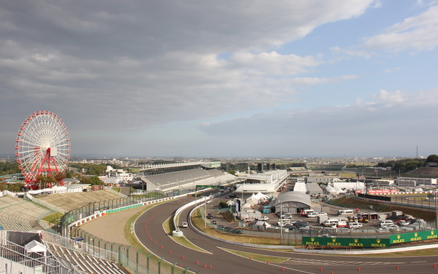 Q2席からの景色（最終コーナー方面）