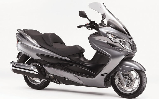 スズキ、スカイウェイブ をフルモデルチェンジ、FI化