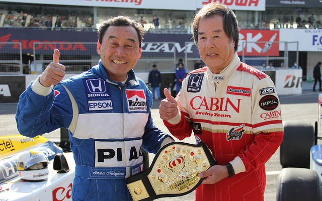 今年もライバル対決が実現した中嶋悟氏（左）と星野一義（右）