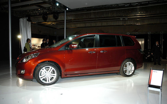 オートバイテル4月…MPV が念願のトップ、プリウスも復帰