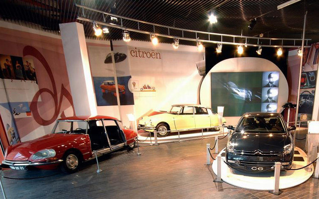 シトロエンの名車を展示