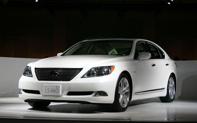 【レクサス LS 披露】車体寸法はクラスアップ