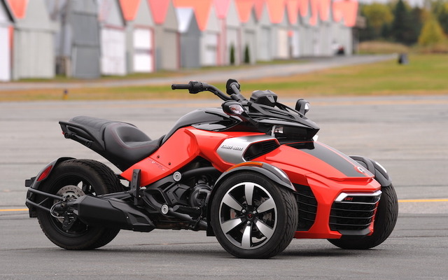 【Can-Am Spyder F3/-S 発表】乗車スタイルをカスタマイズ、世界初の「UFIT システム」