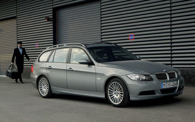 BMW 3シリーズ に 320iツーリング を追加
