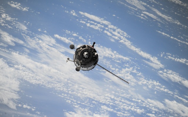 ISSへ向けて飛行するソユーズTMA-14M宇宙船（40S）