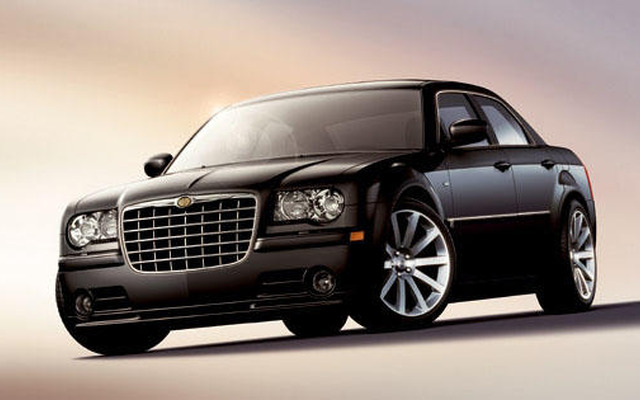 クライスラー 300C のフラッグシップモデル「SRT8」を日本発売