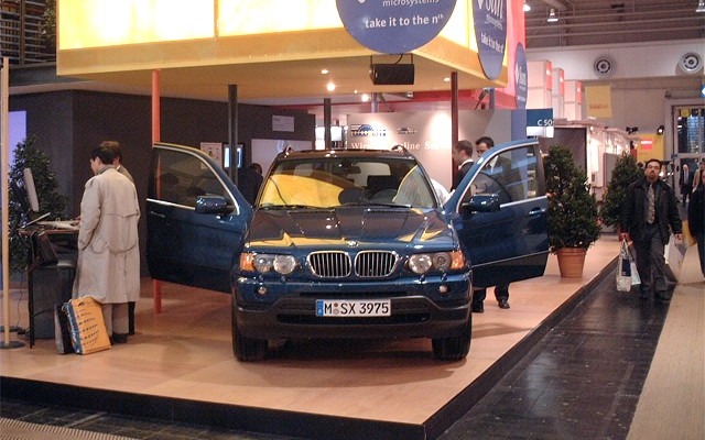 【テレマティックス欧米の流れ】「100万人のマルチメディア」搭載、BMW『X5』