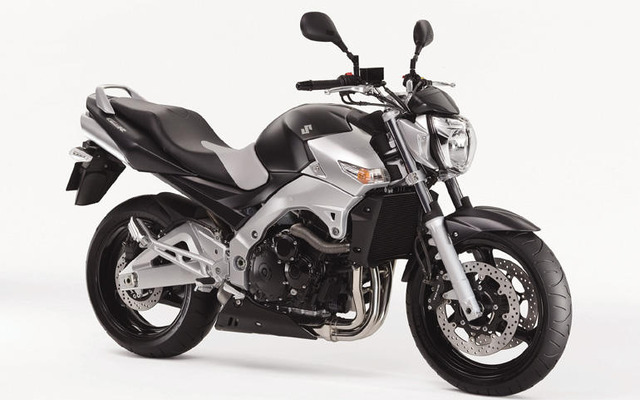 スズキ、新型ネイキッドスポーツ GSR400 を発売