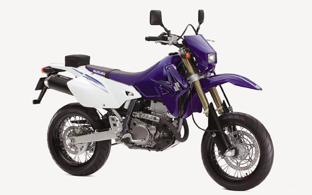 スズキ、オンロードスポーツバイク DR-Z400SM を一部改良