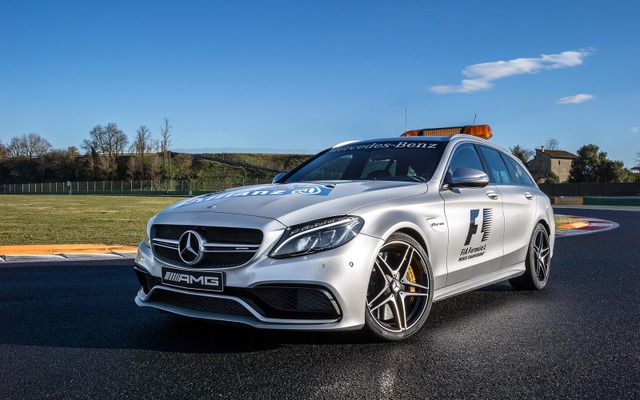 メルセデス-AMG C63のF1メディカルカー