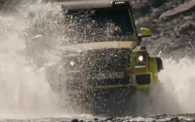 メルセデスベンツ G500 4×4スクエアード（動画キャプチャ）