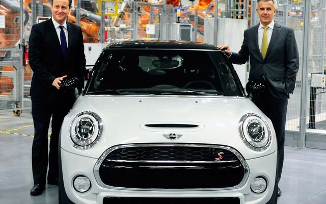 英国オックスフォード工場で生産される新型MINIハッチバック