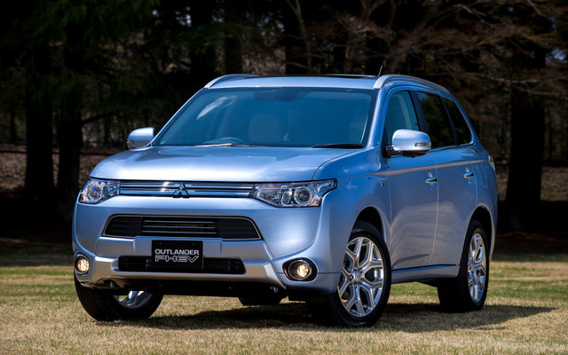 三菱 アウトランダーPHEV
