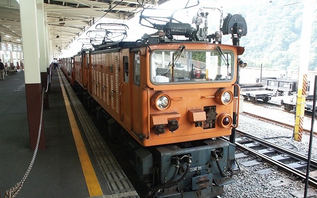 黒部峡谷鉄道は2015年度の一部運行開始日を4月28日に決めた。当初の予定より8日遅れになる。
