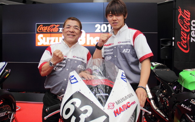 3連覇を目指すMuSASHi RT HARC-PROの本田重樹監督と高橋巧