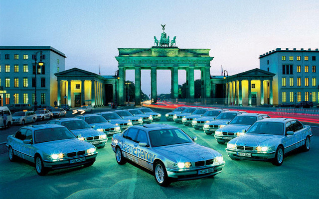 BMW、石油会社TOTALと協力して水素自動車普及